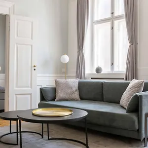 Apartment Lavish 4br In The Heart Of Cph By The Canals, Copenhagen