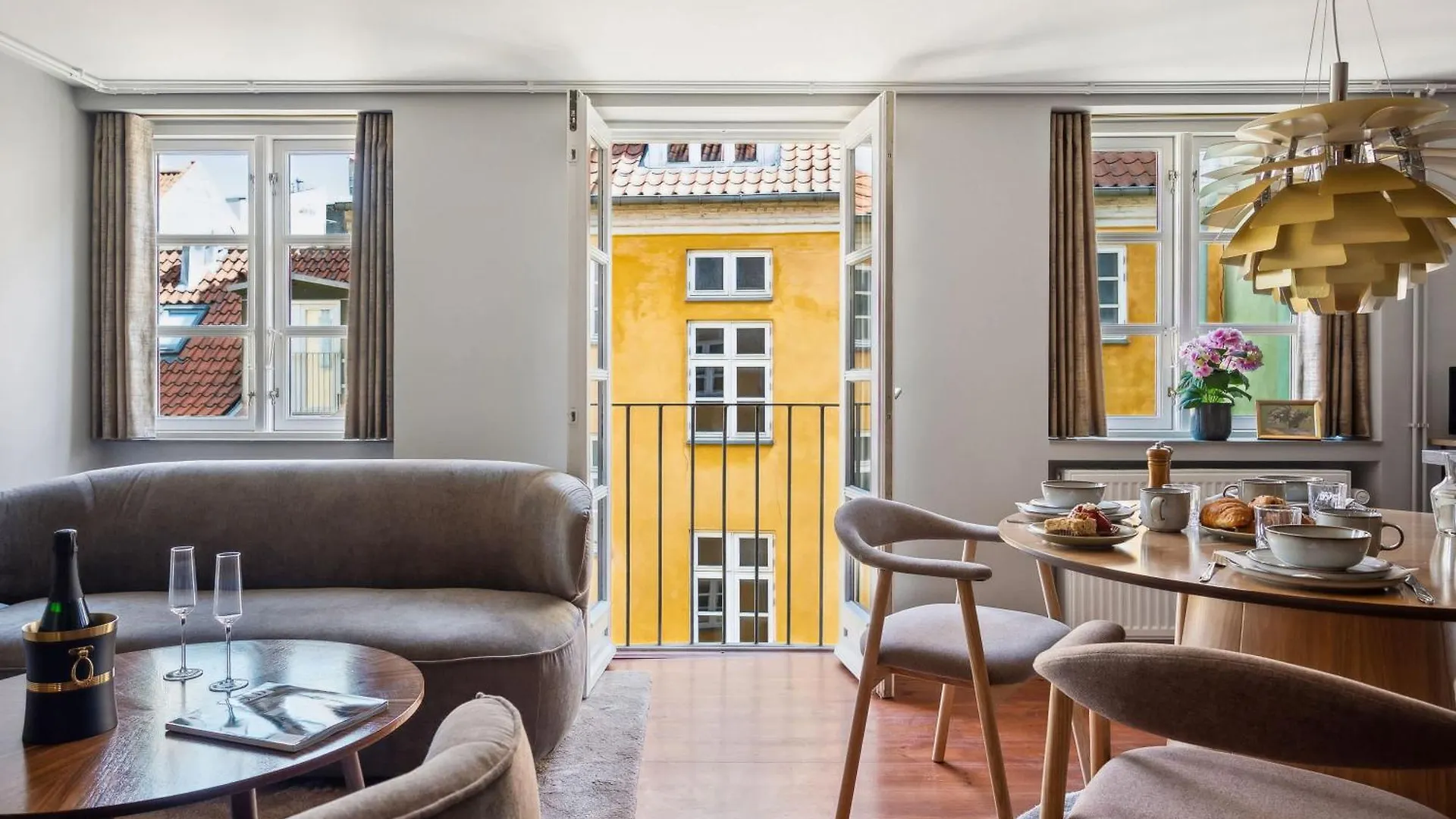 Apartamento Stay Central - Steps From Tivoli & Nyhavn Copenhaga Dinamarca