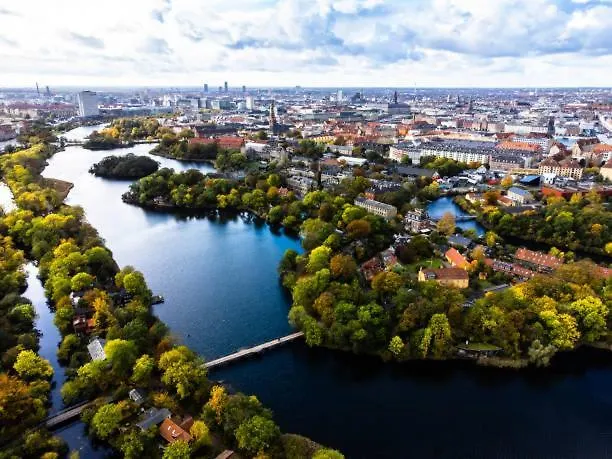 Apartamento Stay Central - Steps From Tivoli & Nyhavn Copenhaga